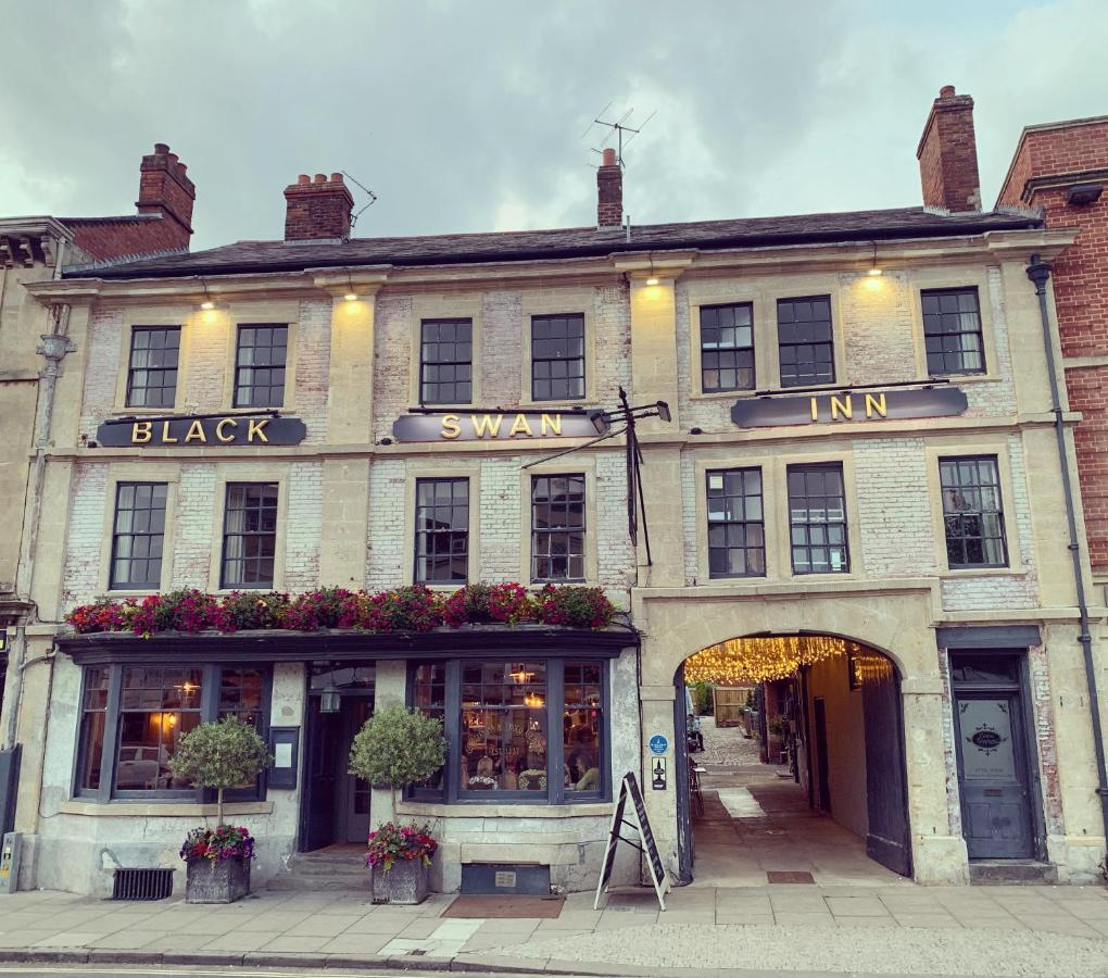 The Black Swan Inn Devizes Luaran gambar