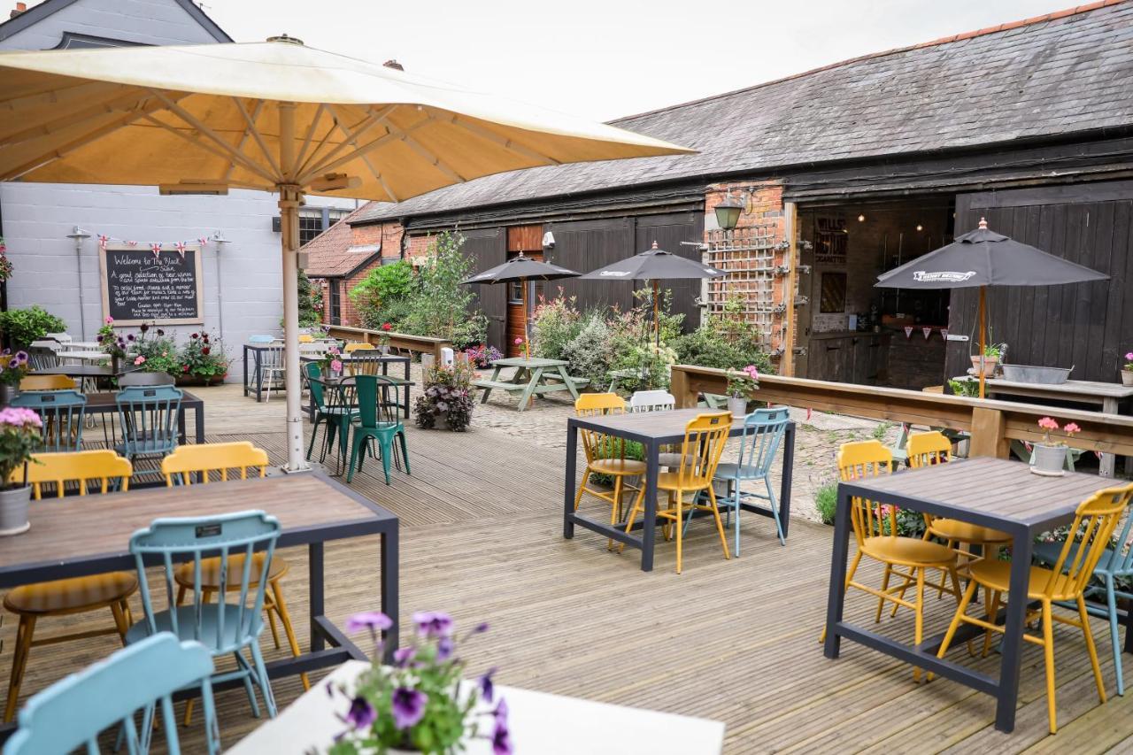 The Black Swan Inn Devizes Luaran gambar